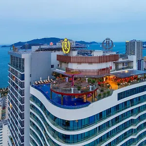 ***** Hotel Regalia Gold Vietnam